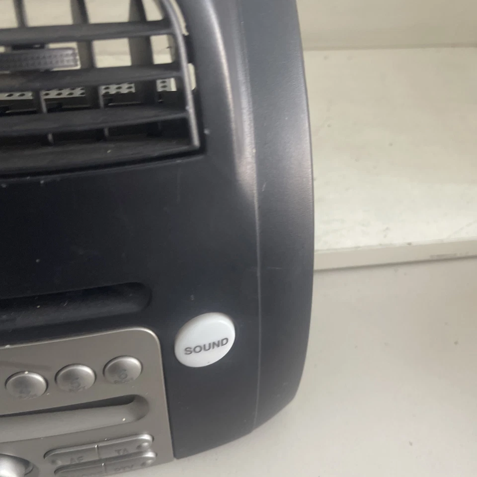 DAIHATSU Sirion M300G Bj 07 CD Auto Radio CLARION 86180-B1120 - Bild 4 von 4