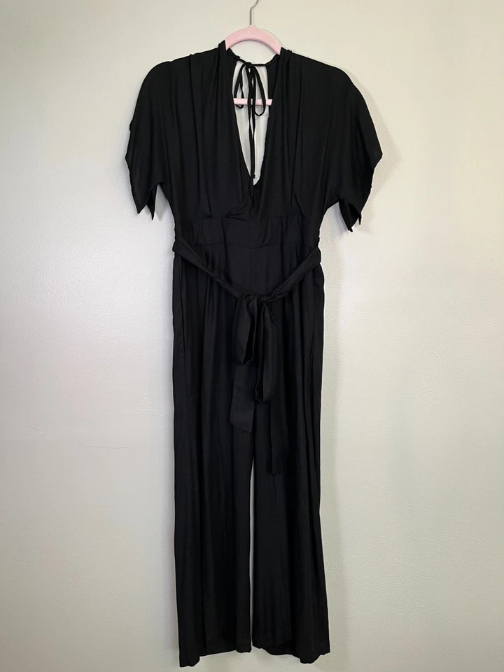 Mono negro Elan para mujer pequeño profundo cuello en V lazo trasero pierna ancha boho bruja gótico Foto 2 de 4