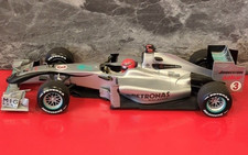 Minichamps 1/18 Mercedes GP Petronas MGP W01 Michael Schumacher 2010
