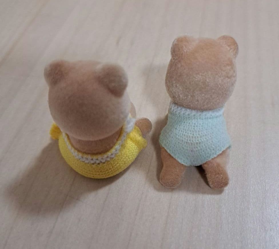 Sylvanian Families Bear Baby Initial Teardrop Crawling