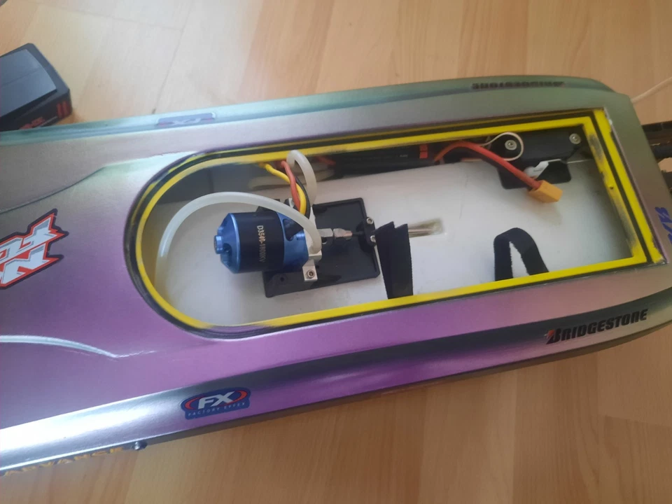 RC Brushless Boot Atomic Katamaran - Bild 4 von 4