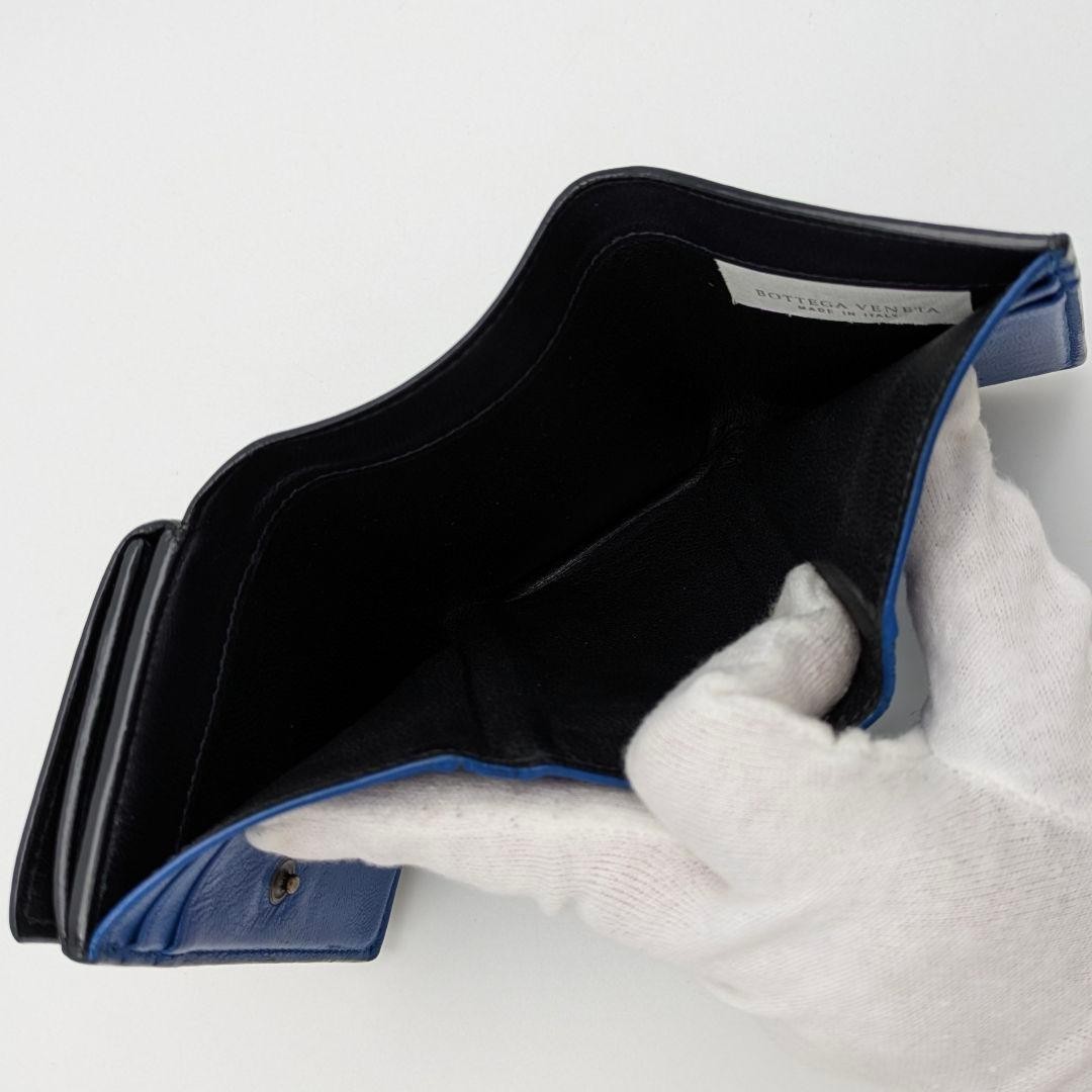 Bottega Veneta Bicolor Leather Trifold Wallet, Unisex, Compact, Excellent Japan thumbnail 9