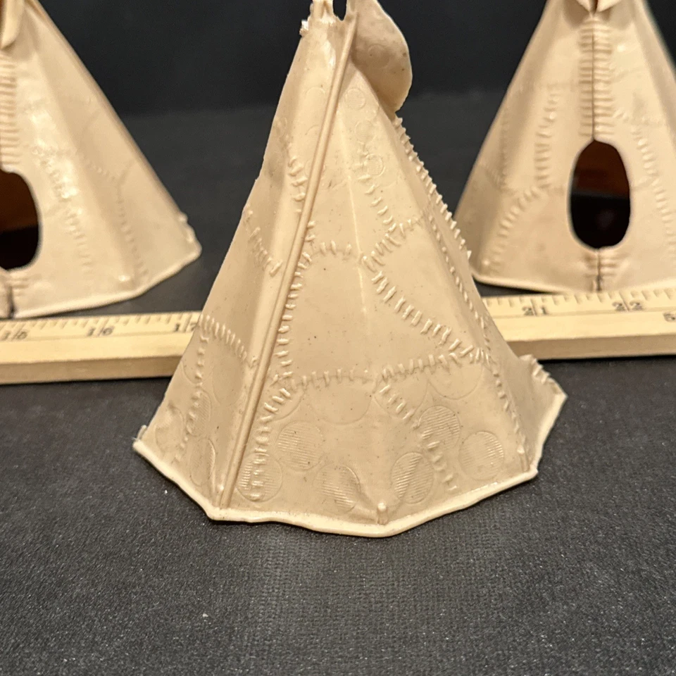 Two Vintage Marx Fort Apache Stockade #3675 - Series 5000 Tan Indian Teepee - Image 2 of 4