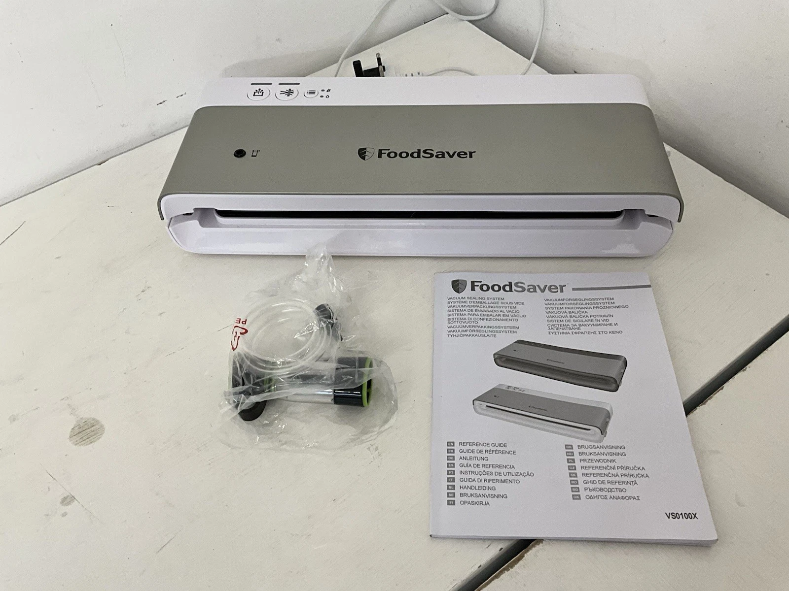 Food Saver Vacuum Sealer VS0100X - Silver & White | No Box