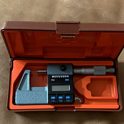 Mitutoyo Digital-Mikrometer Bügelmessschraube 0-25 mm 0.001mm 293-111 MD-25M