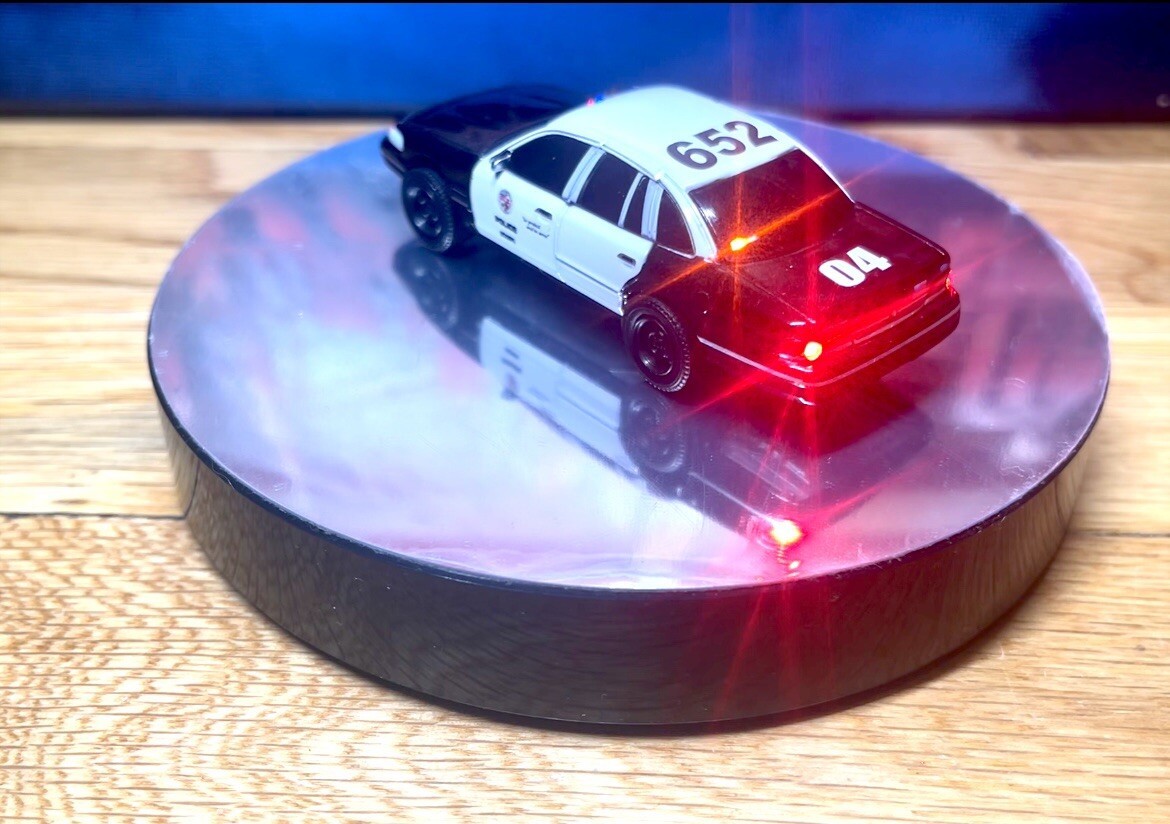Greenlight 1:64 Custom 1997 Ford Crown Victoria LAPD