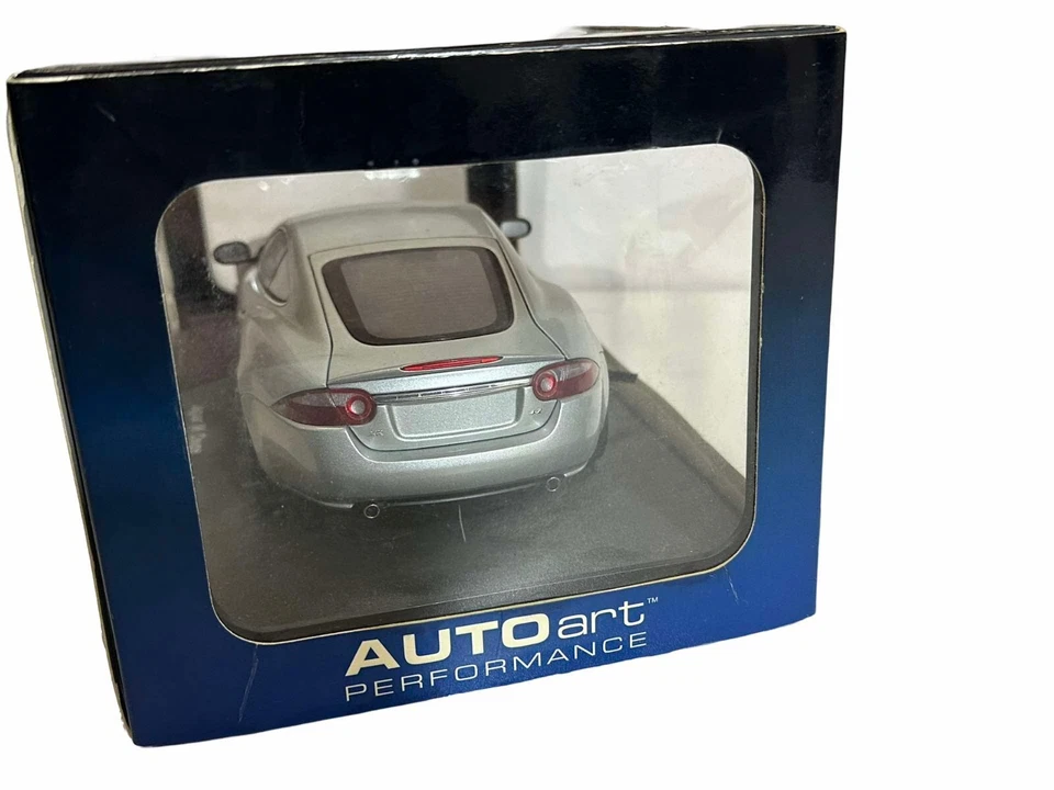 Autoart Performance 1:18 2006 Jaguar XK cupé Foto 3 de 4