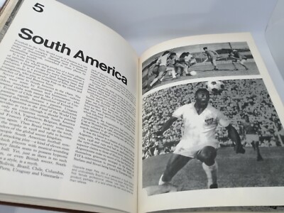 Livre Vintage A Pictorial History Of Soccer 1968 - Avec George Best | Bon état