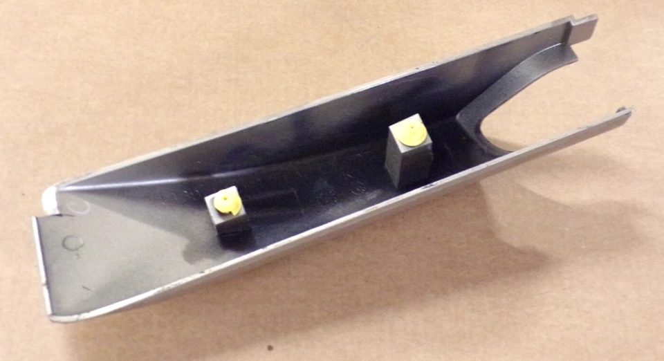 2006 chevy equinox bagageiro bagageiro moldagem final de pista (motorista traseiro) 2005-2009 - Imagem 3 de 3