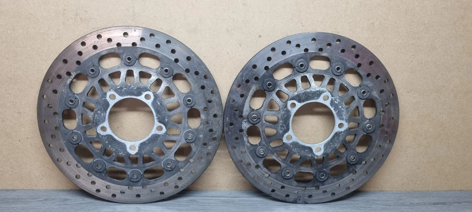 TRIUMPH SPEED TRIPLE 1050 2005 - 2011 FRONT BRAKE DISCS - Image 2 of 4