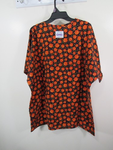 SCRUBS Scrub Top Size L Black Orange Halloween Pumpkins - Picture 3 of 4