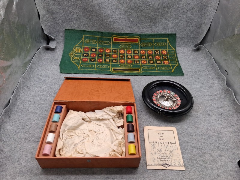1941 E.S. Lowe Roulette Wheel Casino Game Set with Chips, Layout Mat, & Box