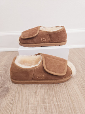 Lamo APMA Suede Leather Wool Shearling Fur Open Toe Slippers L