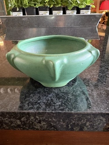 Roseville Pottery 1910s Matte Green Buttressed Bowl