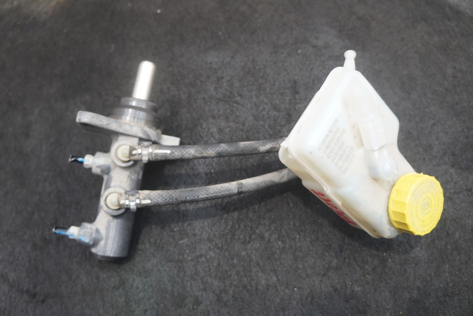 Brake Master Cylinder Reservoir Assembly 13C0198CP OEM McLaren 570S 2019