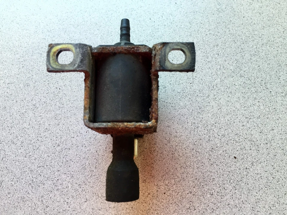 Mercedes-Benz S320 W140 1994-1999 ~ válvula de control vacío ~ pieza OEM Foto 2 de 4