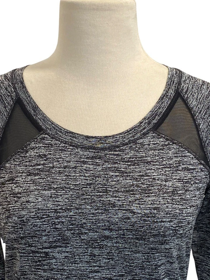 Pullover negro para mujer RBX Live Life Active manga larga ventilado talla pequeña Foto 4 de 4