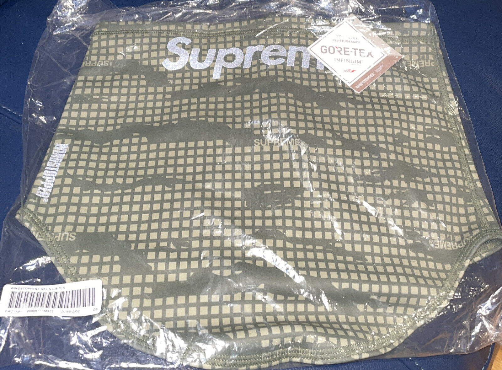 Supreme WINDSTOPPER Neck Gaiter Olive Grid Camo GORE-TEX FW21 + 2 BOGO  Stickers