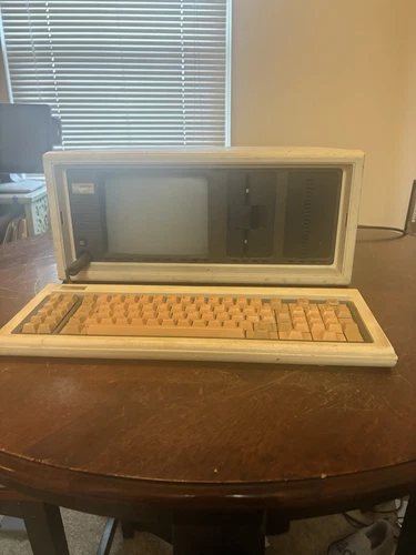 1983 COMPAQ PLUS Vintage Portable Desktop Computer *Parts/Repair UNTESTED