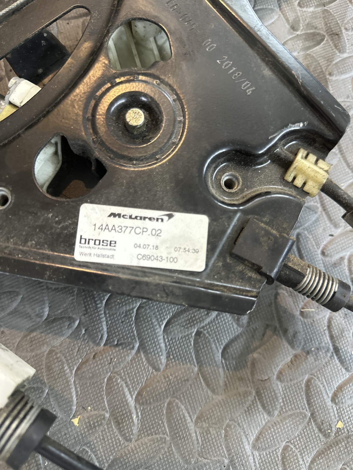 2018 McLaren 720S Left Window Regulator 14aa377cp.02 Used