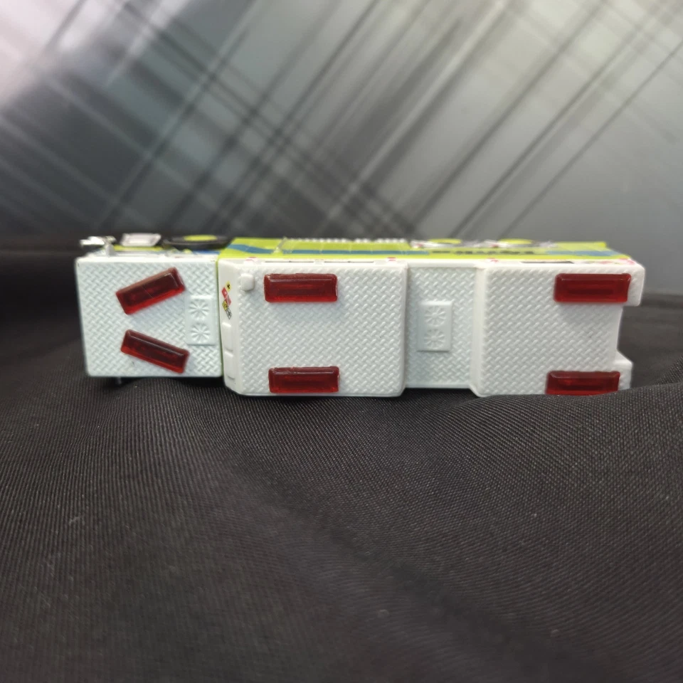 TONKA Fire Truck Hazmat Operations Diecast 2013 Hasbro Funrise #06443 1:64 Scale - Image 3 of 4