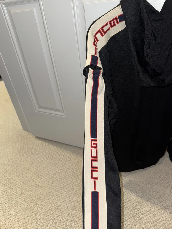 Moletom com capuz masculino Gucci manga destacável (médio)  - Imagem 2 de 4