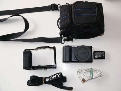 Sony Alpha ZV-E10 24,2MP Spiegellose Systemkamera (Body/SmallRig)nur 186 Auslös.