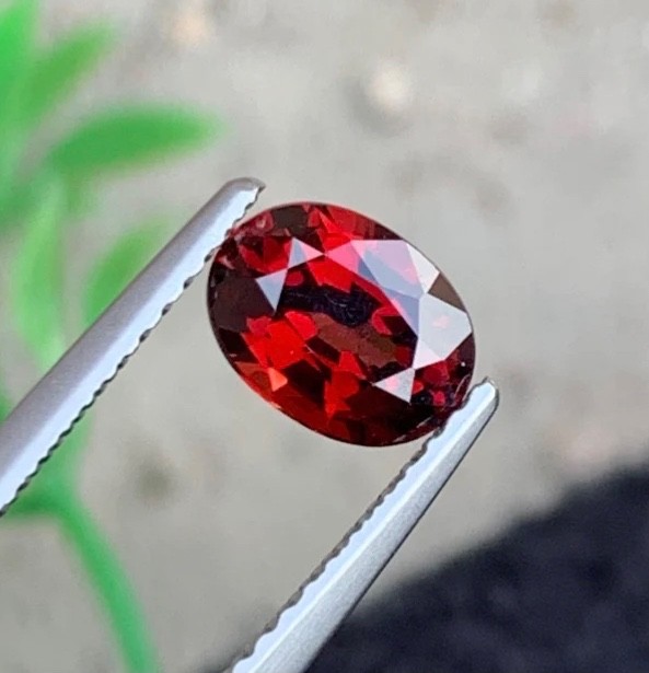 1.00 Carats Red Spinel Oval Shape Natural Burmese Loose Gemstone