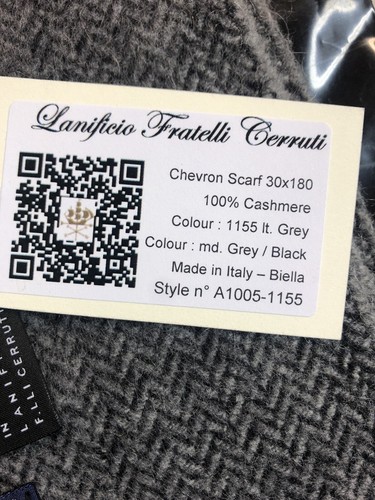 sciarpa fantasia Chevron Grigio Perla Con Frange Nero Made In Italy - Foto 9 di 15
