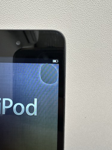 Apple iPod Touch A1367 4th Generation Black 8GB - Spot on Screen - Picture 5 of 11