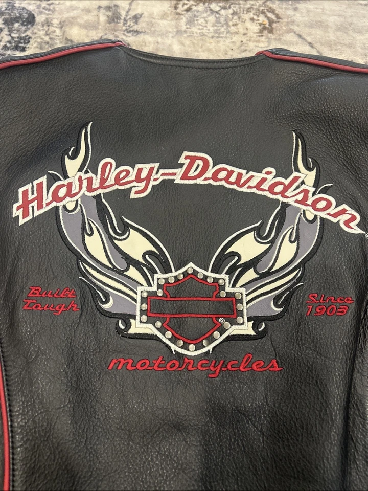 Chaleco de cuero Harley-Davidson para mujer mediano negro Snapb llamas alas motociclista Foto 2 de 4