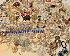 HUGE harvest craft Lot 190+pc Vintage Jewelry Weiss Florenza 4.5lb Trifari Coro