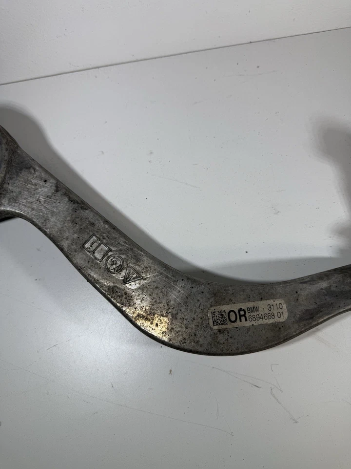 Brazo de control inferior delantero lado pasajero Rh 330i Sku#3557907 2020 Foto 3 de 4
