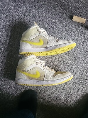 aj1 voltage yellow