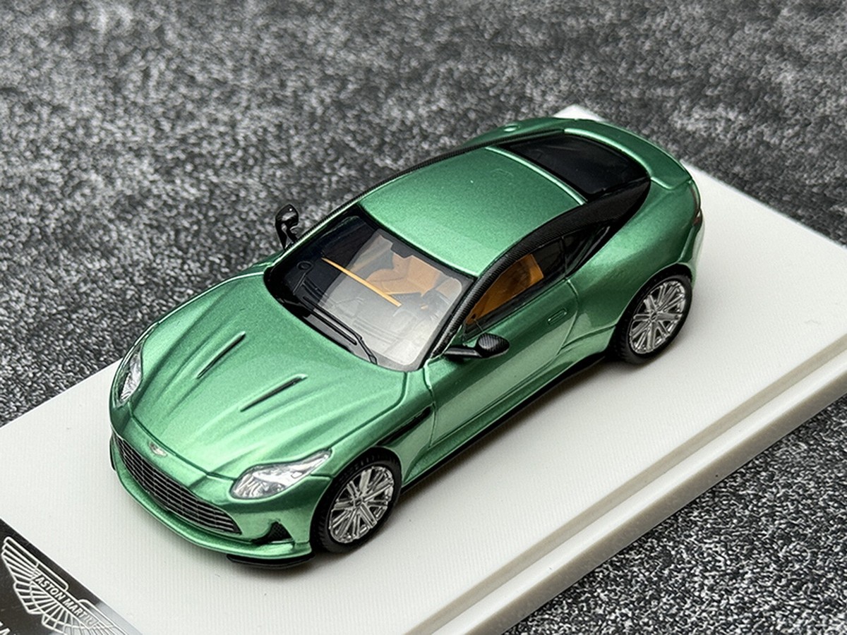 【激レア】Aston Martin DB12 1/64ミニカーグリーン 激レア】Aston Martin DB12 1/64ミニカーグリーン 激レア】Aston