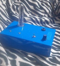 Stylophonic optical theremin synthesizer