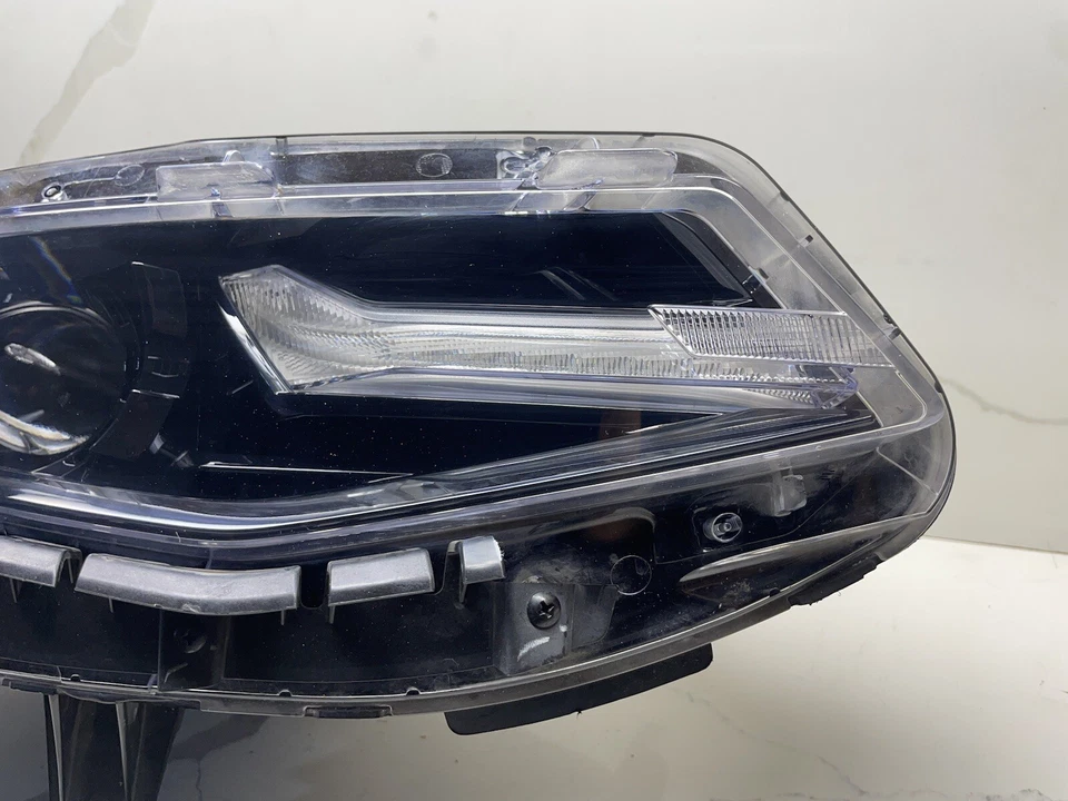 Farol de LED passageiro direito Chevrolet Camaro fabricante de equipamento original 84756146 2019-2024 - Imagem 4 de 4