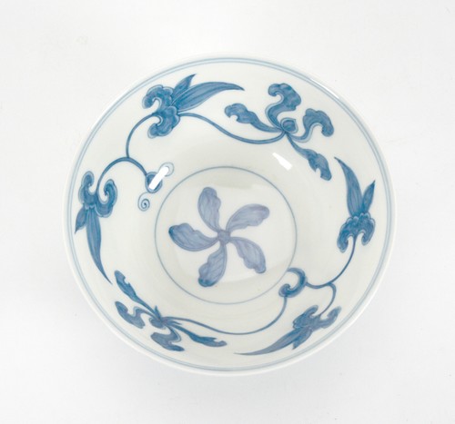 Tazón de porcelana floral azul y blanco estilo chino Ming Chenghua finamente pintado - Imagen 5 de 12