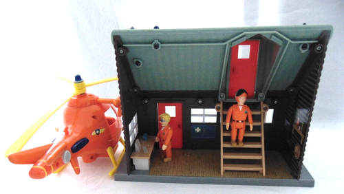 FIREMAN SAM - TOM THOMAS WITH PONTYPANDY MOUNTAIN RESCUE LODGE & HELICOPTER - Picture 4 of 6