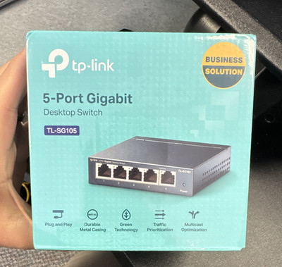 TP-LINK TL-SG105 5-Port Gigabit Unmanaged RJ-45 Standalone Desktop Switch