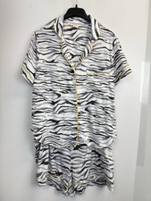 Secret Treasures 2 Pc Pajama Set Women's 2X Top  Shorts Button Up Zebra Print