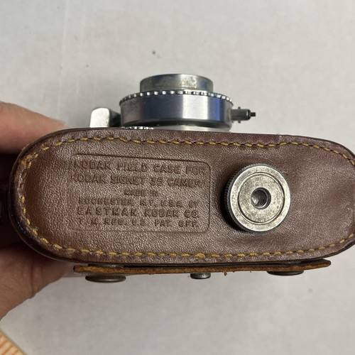 Cámara Kodak Signet 35 vintage años 50 hecha en EE. UU. coleccionable sin probar como está - Imagen 4 de 6