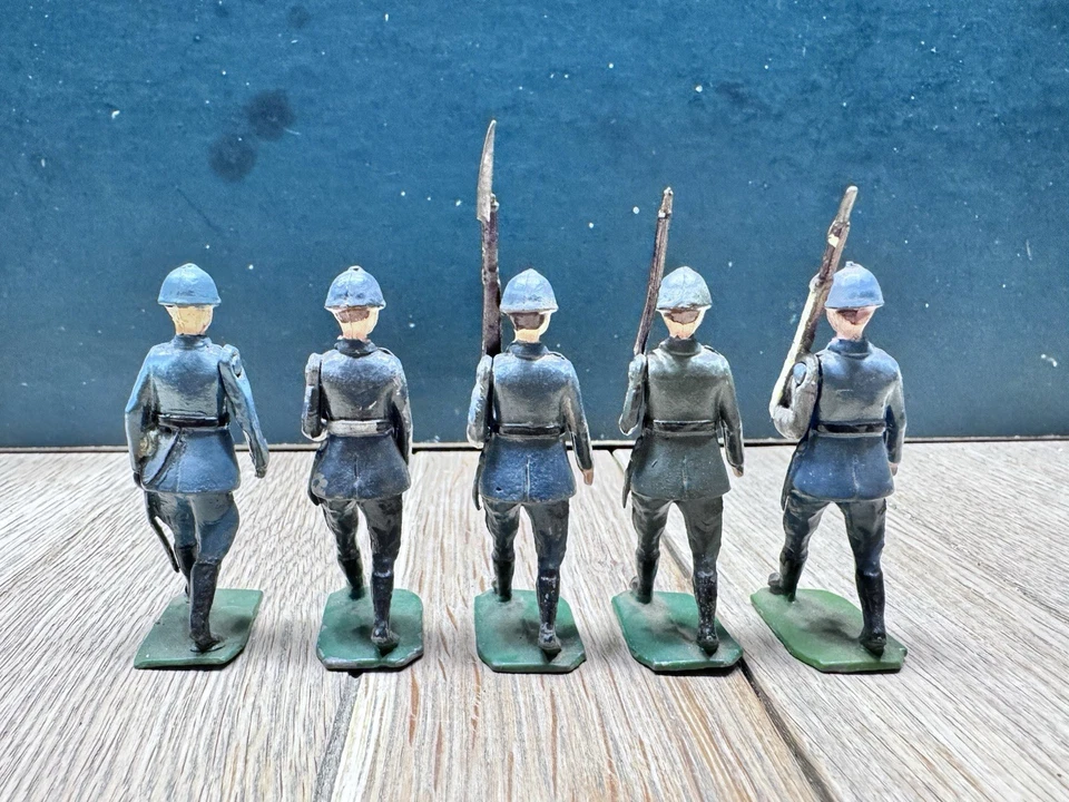 Britains: From Set 1856 - Polish Infantry. Pre War, c1940. Unboxed. Uncommon - image 2 of 3