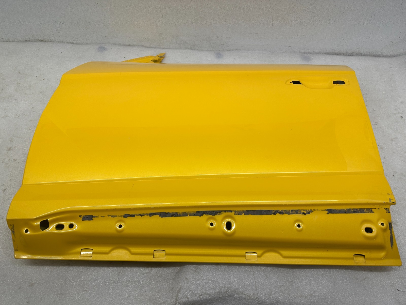 LAMBORGHINI URUS DOOR LEFT DRIVER FRONT 2018-2023 2024 4ML831311 DAMAGED Yellow