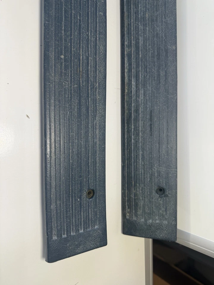 88-98 Chevrolet GMC Silverado Sierra потертости подоконник пластина (2) синий OEM GM - Изображение 4 из 4