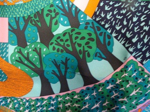 Hermes scarf, A TRAVERS CHAMPS by, Marie Bonnin, unworn with its box - Picture 8 of 18
