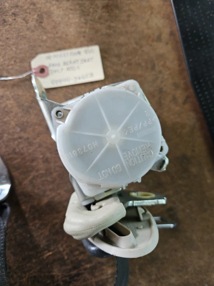 08-14 Infiniti G35 Coupe Q60 conjunto de cinto de segurança traseiro direito 88844-JK65B - Imagem 3 de 4