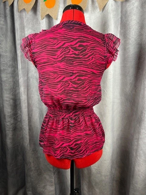 Blusa Miley Cyrus Max Fuschia preta zebra franzida babado tamanho P transparente - Imagem 4 de 4