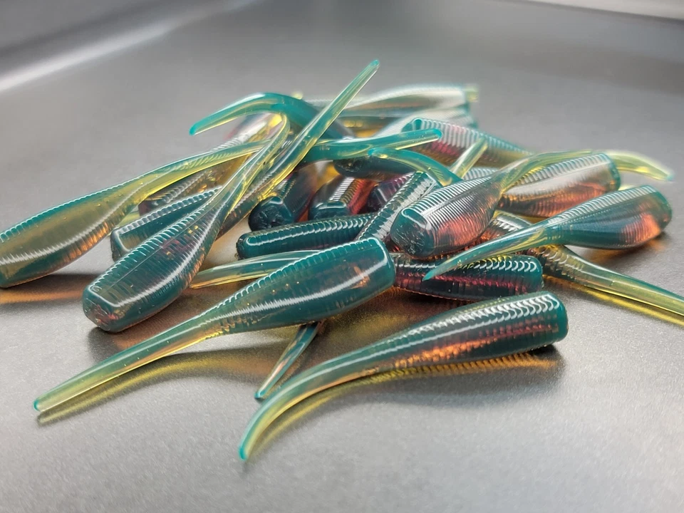 (24) 2" CAZADOR DE LOSAS "Aceite de motor" GRUBS PLANTILLAS MIERDA PANFISH AGUIJÓN BEBÉ SHAD Foto 2 de 2