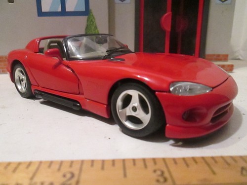 Juguetes Diecast Burago Rojo Dodge Viper RT/10 Escala 1:24 Hecho en Italia Puertas, Capucha Abierta - Imagen 14 de 24